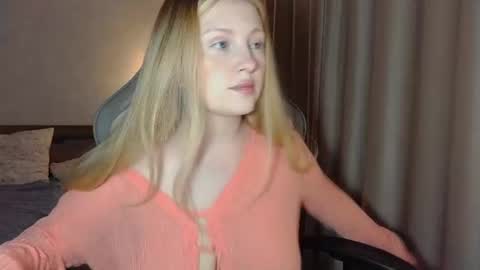 x__ivy_x online show from June 14, 5:32 pm