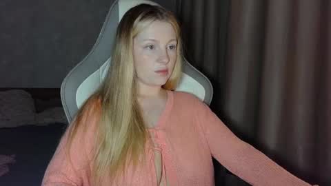 x__ivy_x online show from June 17, 5:56 pm