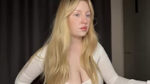 x__ivy_x online show from August 14, 10:24 pm