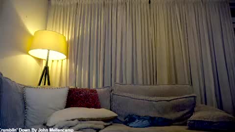 Lily online show from August 7, 2:11 am