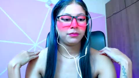 XALLYSONX online show from August 13, 11:57 am