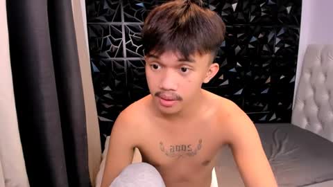 xander_lustre online show from August 29, 12:20 am