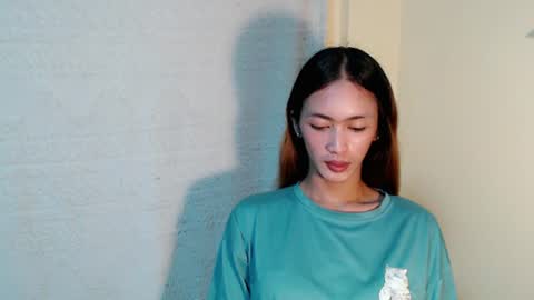 xanovelle_ online show from August 12, 12:51 pm