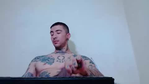 xav_dai online show from May 16, 9:59 pm