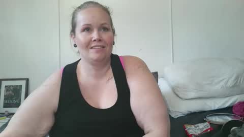 xbeautifulxliex online show from April 14, 6:04 pm