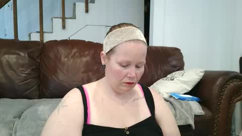 xbeautifulxliex online show from May 2, 3:38 pm
