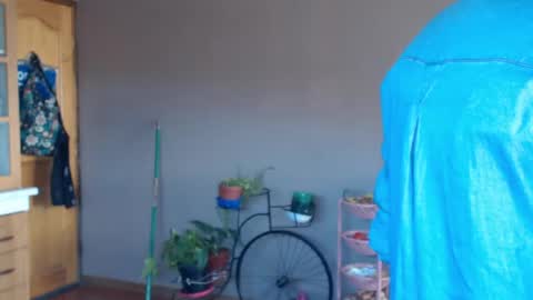 xcanela_ online show from May 22, 7:38 pm