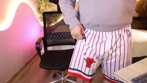 Dani online show from August 6, 4:50 pm