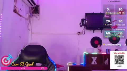 Xein Independent Model online show from August 15, 6:39 am