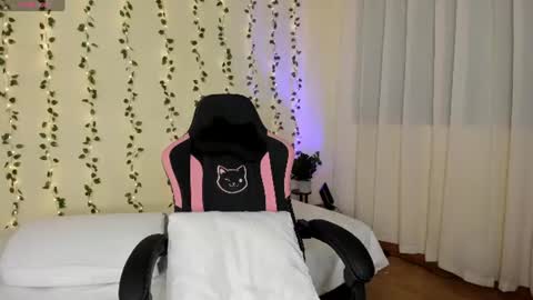    online show from July 22, 11:18 pm