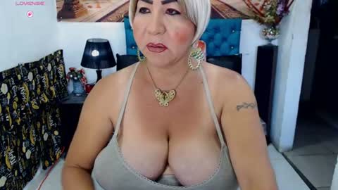 XIOMY online from 7am to 12pm and 6pm to 8pm Colombia time online show from August 7, 12:05 pm