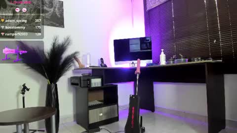 Danna online show from August 2, 8:49 pm