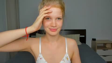 Chloe online show from August 8, 3:34 pm