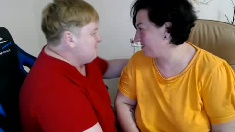 XMollyJaneX online show from June 14, 6:05 pm