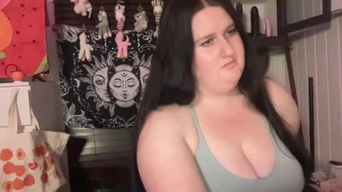 xopeachybaby online show from August 5, 8:23 am