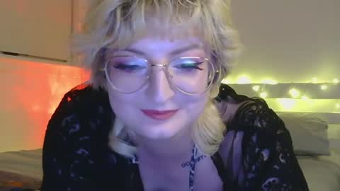 Starlette online show from July 13, 10:59 pm