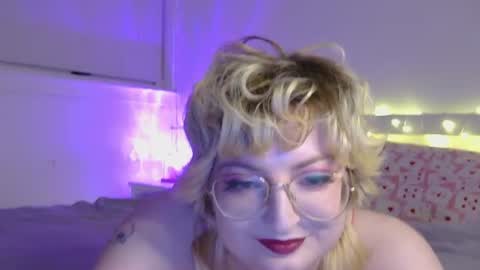 Starlette online show from August 8, 12:11 am