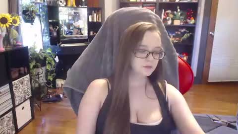 xqueenkendrax online show from August 3, 11:01 pm