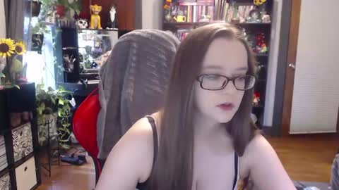 xqueenkendrax online show from August 12, 8:22 pm