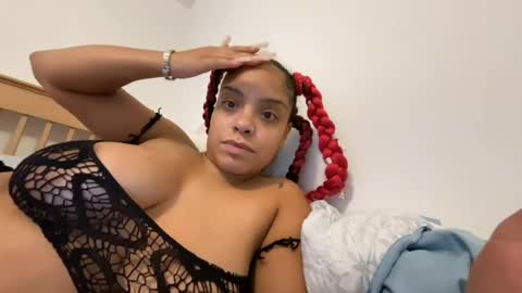 xStarGazingx online show from August 14, 9:02 am