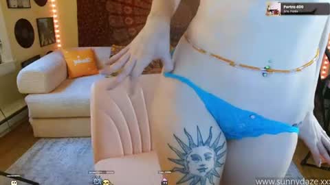 Sunny Daze online show from August 1, 12:05 am