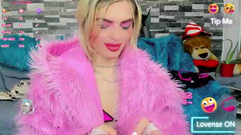 Femboy Exotic online show from August 6, 9:19 am