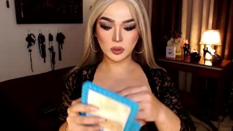 KELLY online show from August 10, 6:53 pm