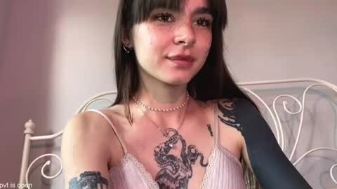 Lily online show from July 23, 3:25 pm