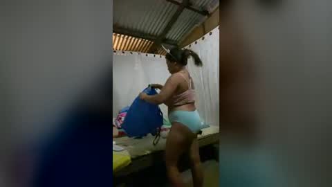 xxhotshe69 online show from August 11, 12:51 pm