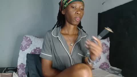 xxsexytalia28 online show from March 3, 7:27 am