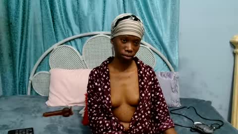 xxsexytalia28 online show from August 13, 9:29 pm