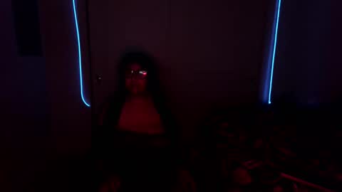 xxxenmascaradosxxx online show from April 19, 5:50 am