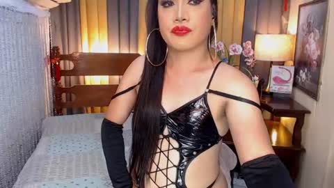 QUEENCY online show from August 13, 7:06 pm