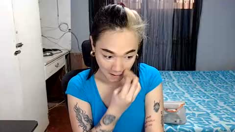 Melissa online show from August 13, 2:25 am