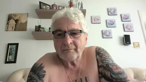 xxxxpeter55 online show from May 27, 1:57 pm