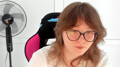 Sofia online show from August 18, 1:39 pm
