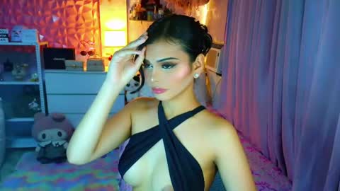 YANG AUDREY LONE online show from August 8, 12:54 am