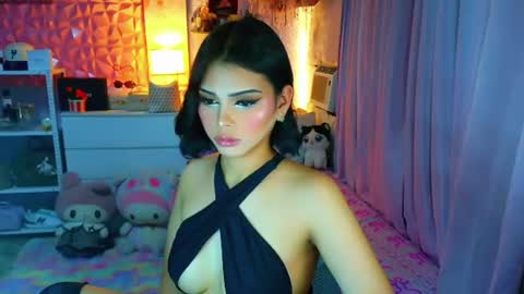 YANG AUDREY LONE online show from August 13, 6:33 pm