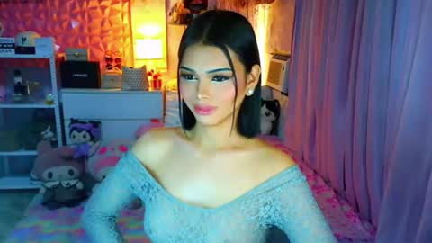 YANG AUDREY LONE online show from August 15, 2:04 am