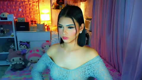 YANG AUDREY LONE online show from August 15, 3:10 am