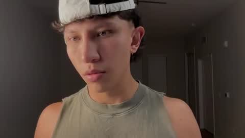 yangomezz online show from August 11, 1:51 am