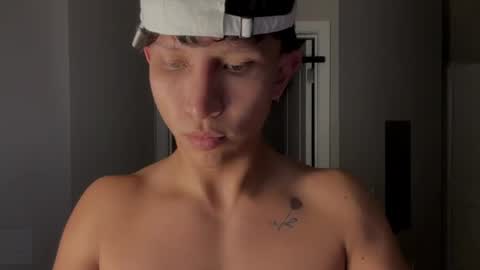 yangomezz online show from August 12, 3:42 am