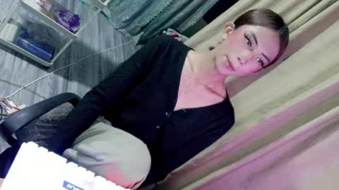 yannafucks online show from August 9, 9:43 am