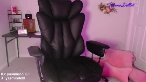 yasmindoll98 online show from August 8, 4:45 am