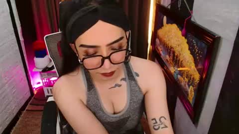 yassiered online show from July 25, 10:41 am