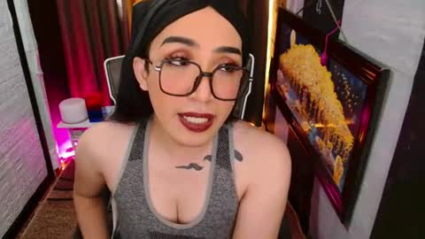 yassiered online show from August 1, 2:17 am