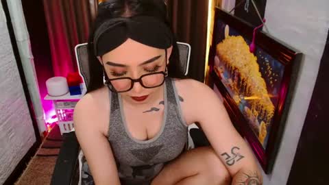 yassiered online show from August 8, 1:49 am