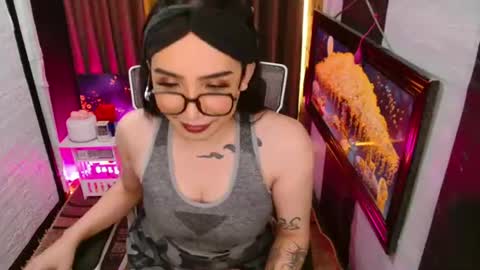 yassiered online show from August 12, 12:07 pm