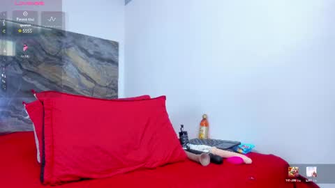 yaya____ online show from August 13, 1:36 pm