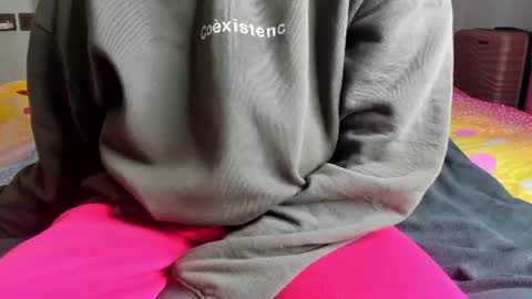 yazmin_rochae online show from August 12, 3:31 am